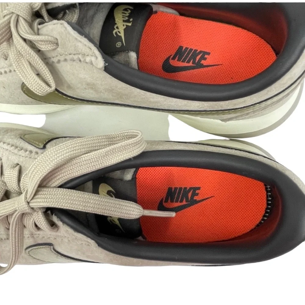EUC Nike Womens Roshe Cortez NM PRM Suede‎ 9